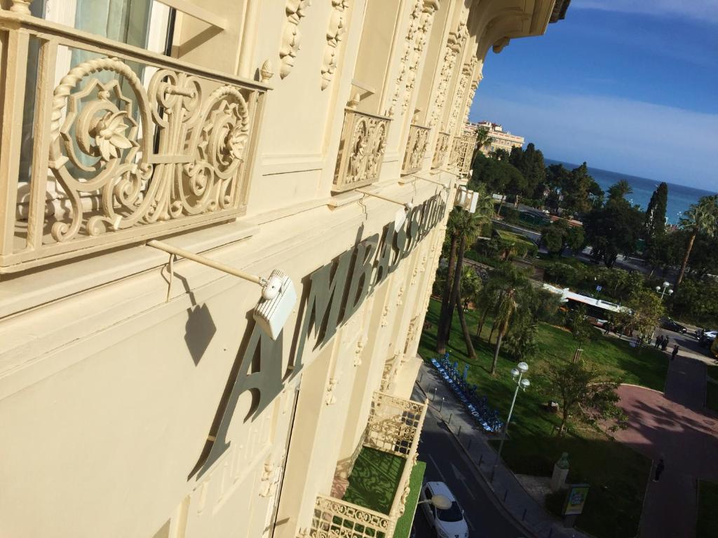 Hotel Ambassador, completely renovated - Resim 10