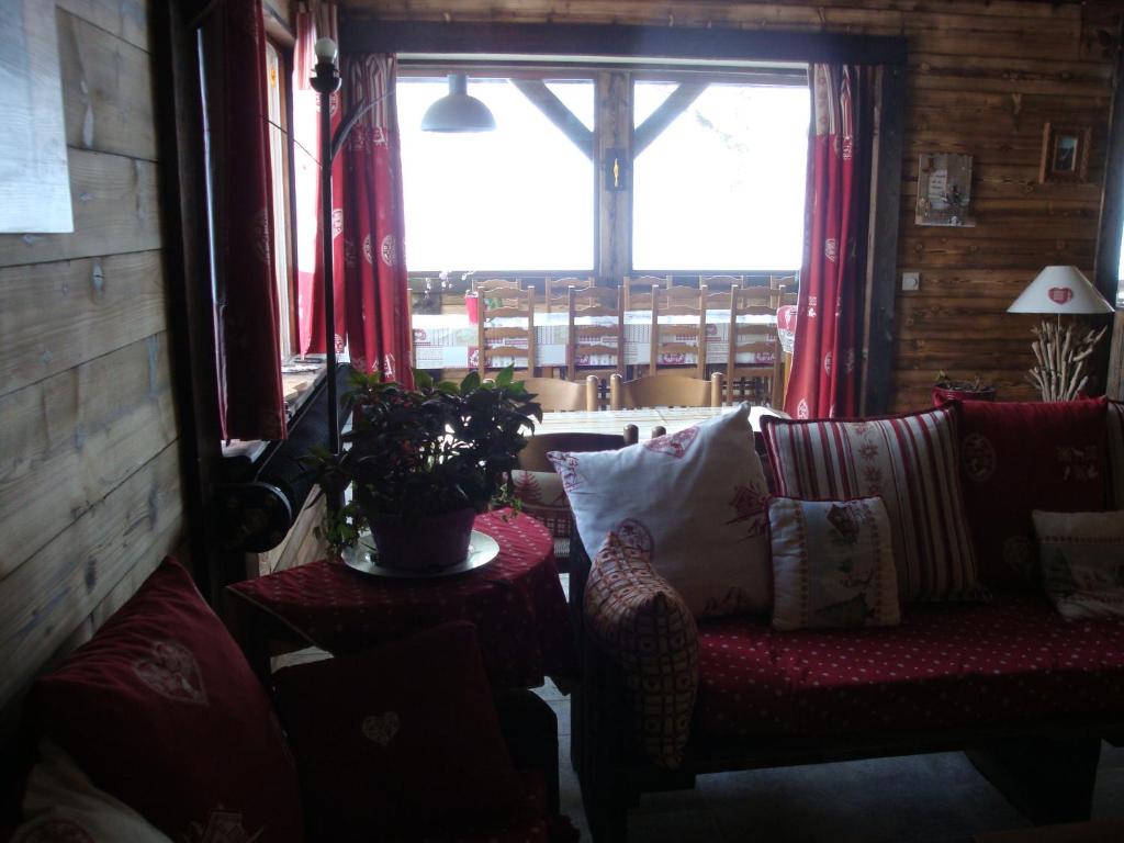 Posezení v ubytování Chambres d'Hôtes Chalet de la Source