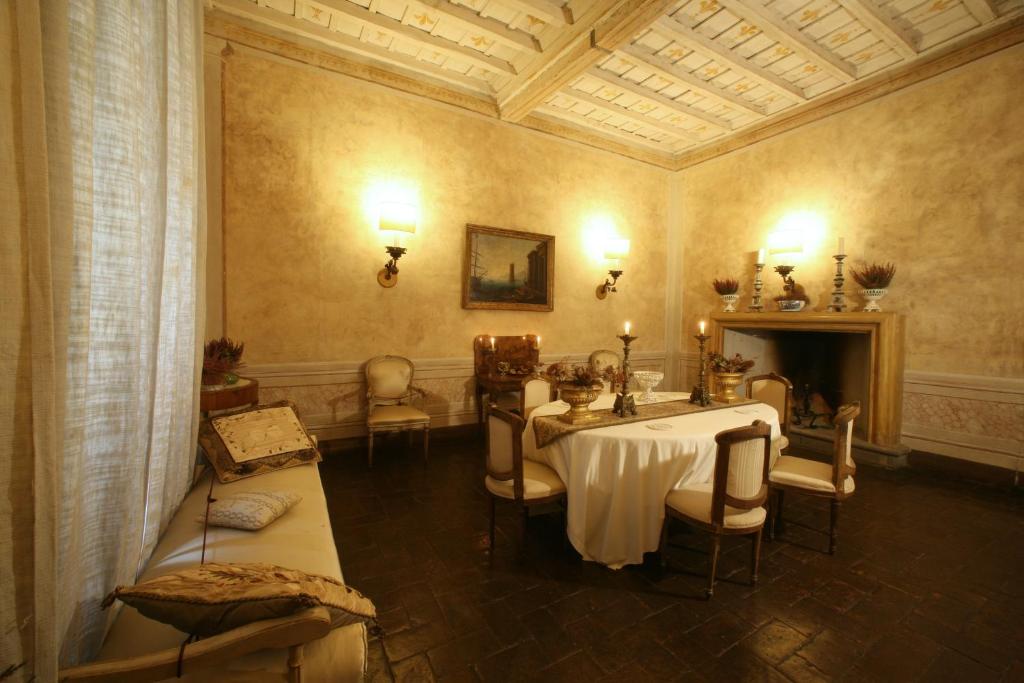 Posedenie v ubytovaní VesConte Residenza D'epoca dal 1533