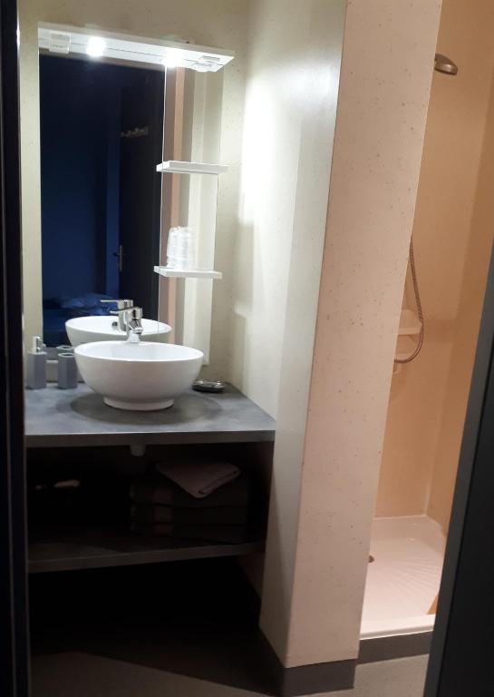 Le Grand Val - Camera Familiare Con Bagno Privato