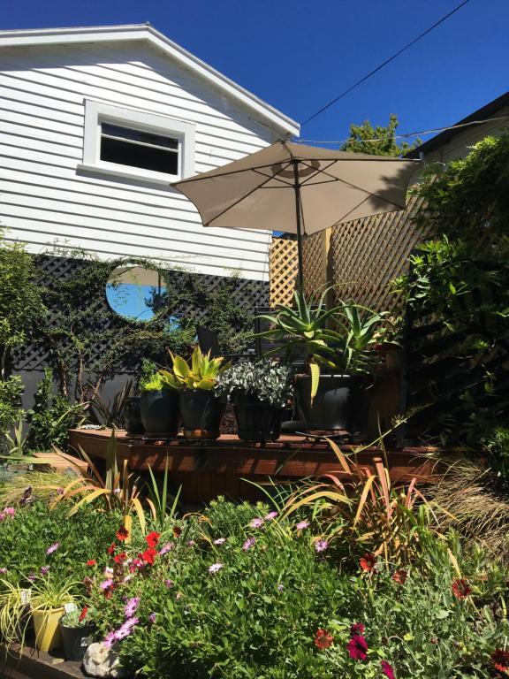 Ah House City B&B Nelson - Resim 25