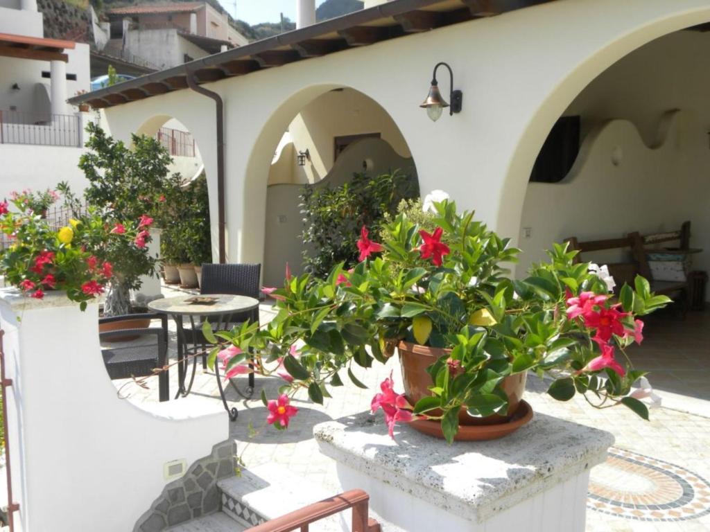 Patio nebo venkovní prostory v ubytování Hotel Borgo Eolie