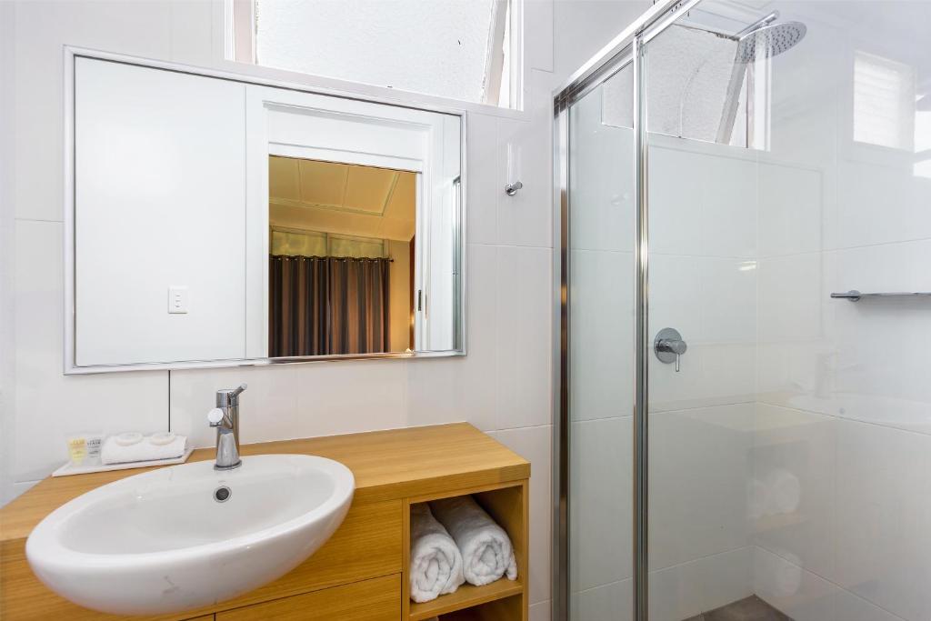 Ένα μπάνιο στο Downs Motel