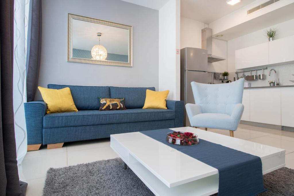 Galeriebild der Unterkunft SweetHome26 Luxury Apt close to the Beach & Free Parking in Tel Aviv