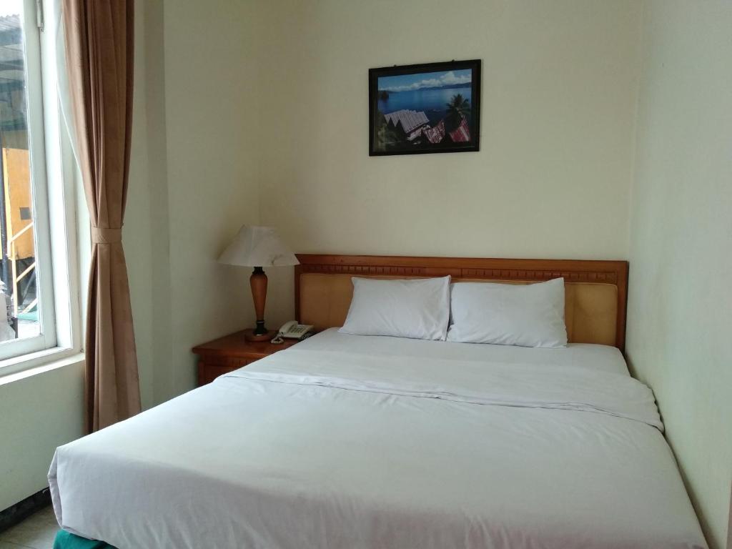 Top Star Hotel - Deluxe Double Or Twin Room