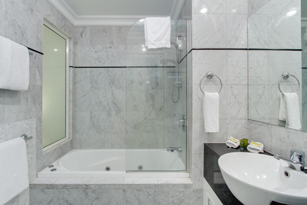 MacArthur Chambers - Resim 31