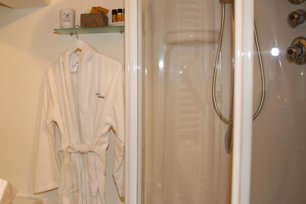 Ένα μπάνιο στο Masone Home