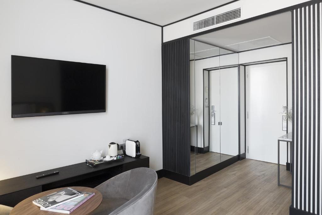 ICON Embassy - Resim 36