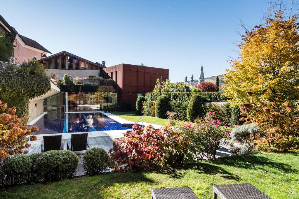 Bazén v ubytování Residence Hotel Gasser nebo v jeho okolí