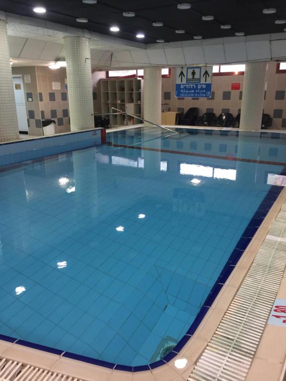 Bazén v ubytování Inbar Hotel nebo v jeho okolí