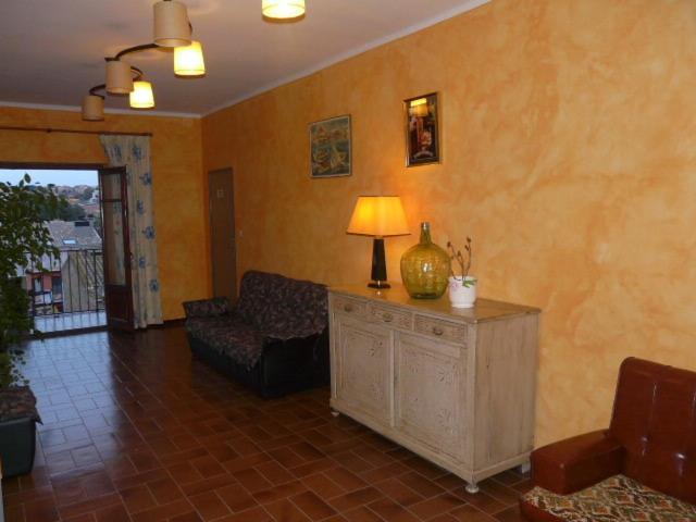 Posezení v ubytování Hostal Adarnius