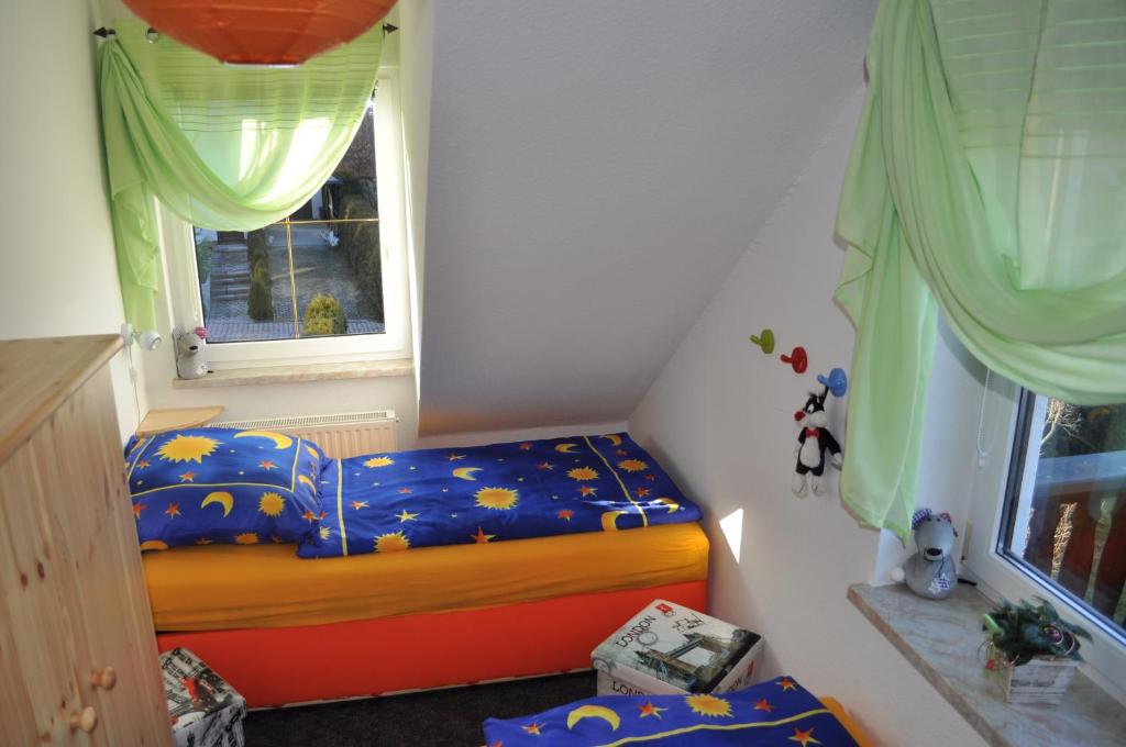 Postel nebo postele na pokoji v ubytování ****Fewo "Alltag...ADE'"