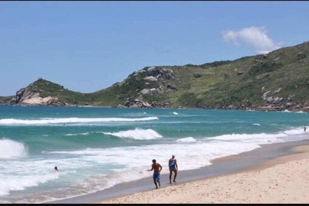 APTO fino área nobre dos Ingleses. 500m da praia!