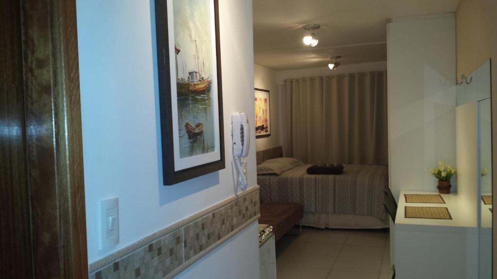 Habitación pequeña con cama en Flat Studio Tambaú Perto de Tudo, en João Pessoa