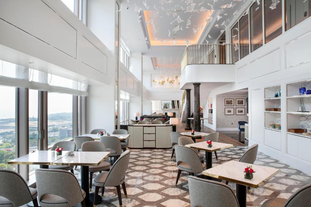 Posezení v ubytování The Langham, Shenzhen