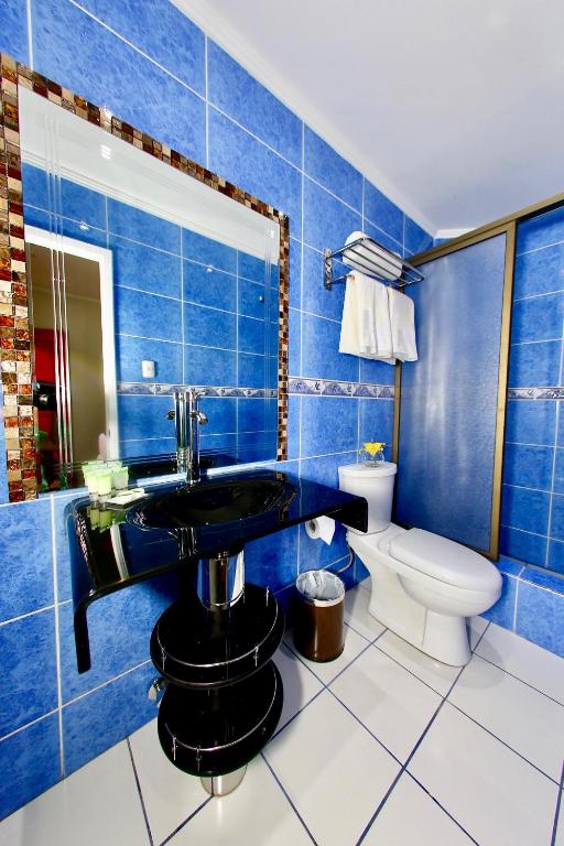 Koupelna v ubytování Yakana Hotel