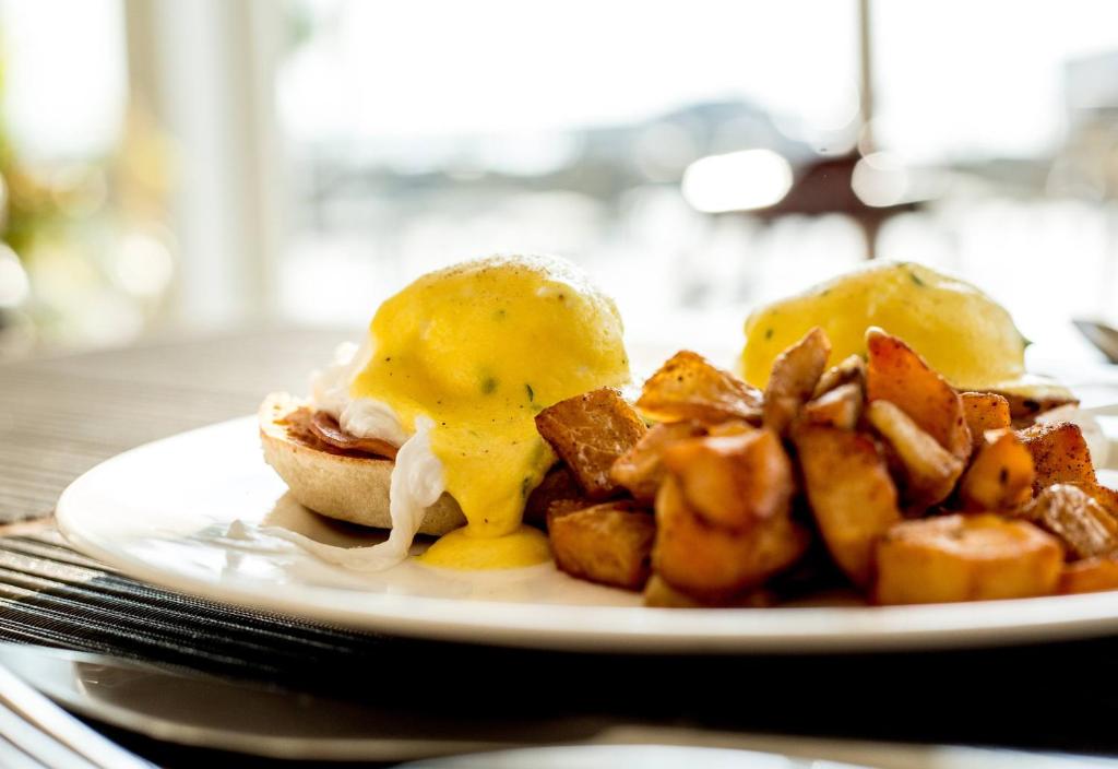 SALA Samui Chaweng Beach Resort - 11