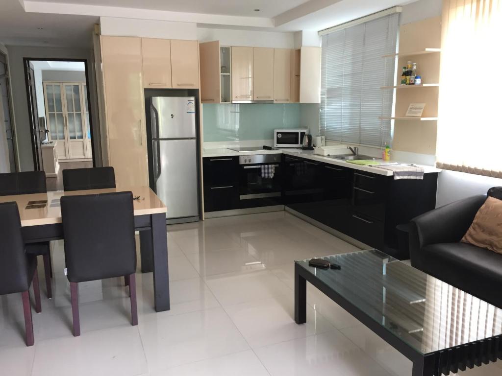 Kuchyň nebo kuchyňský kout v ubytování Jomtien Beach Penthouses Condo