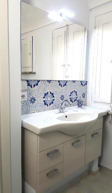 Łazienka w obiekcie SyracuseApartments IL PASUBIO di SIRACUSA Stupendo appartamento vicino ad ORTIGIA a 200m dal MARE