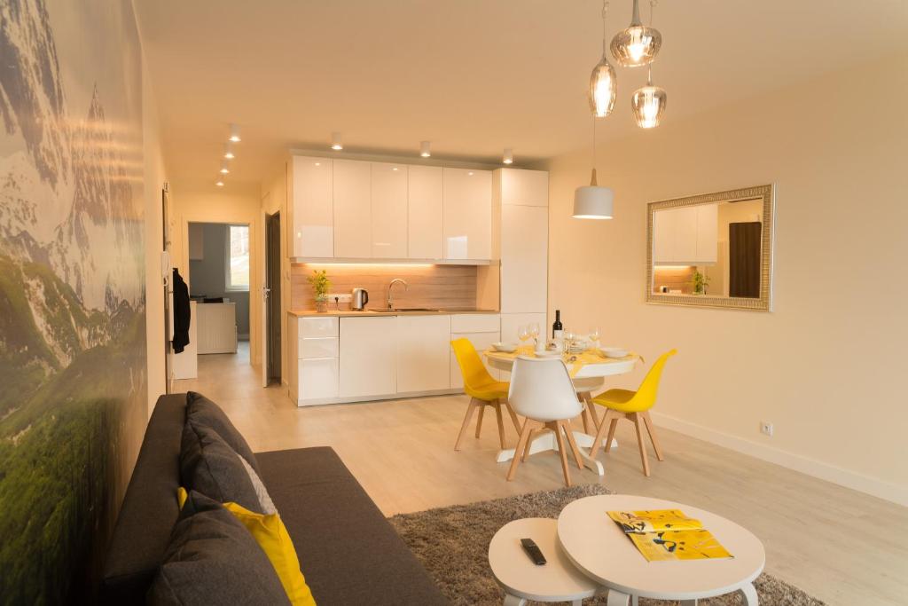 Kuchyň nebo kuchyňský kout v ubytování Apartament Na Urlop - Wisła Kamienna - Apartamenty z widokiem na panoramę Wisły