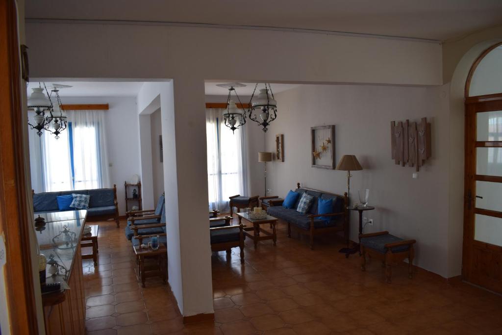 Posedenie v ubytovaní Aratos Hotel