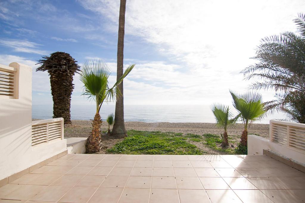 Bungalows Bungalow de Lujo a pie de playa en Aguadulce en Aguadulce, Andalucía