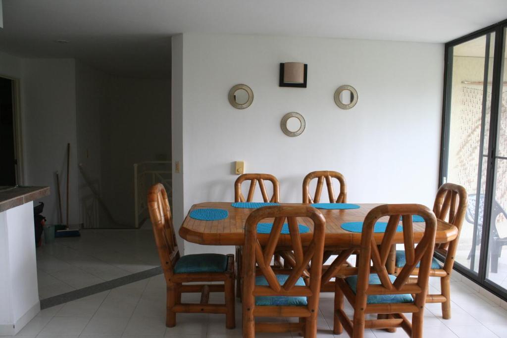 Posezení v ubytování girardot resort apto102