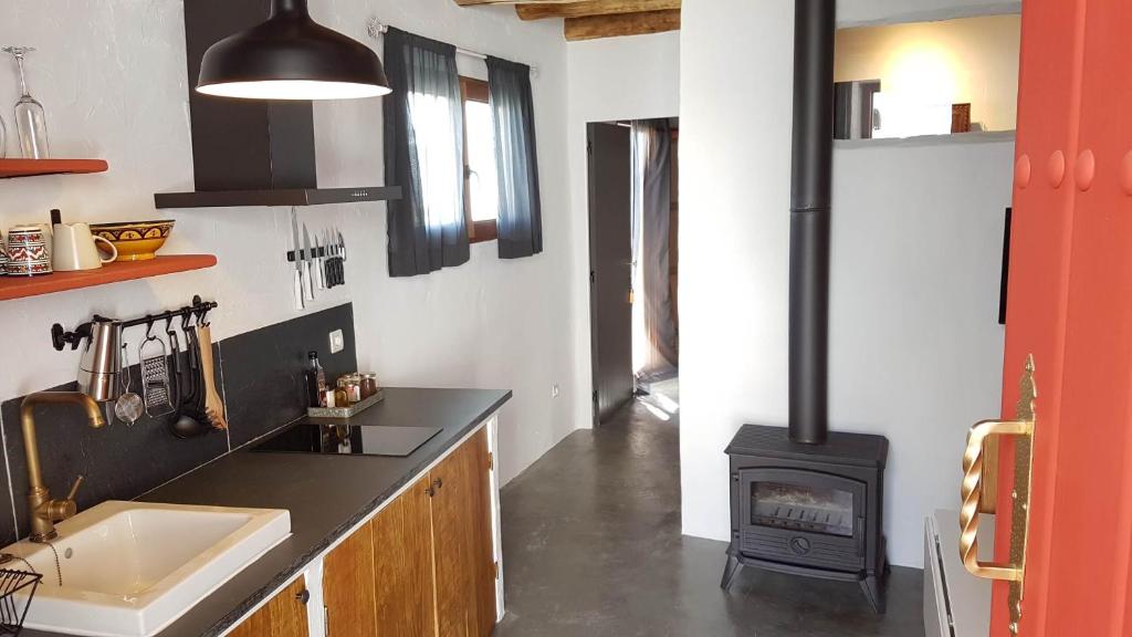 La Placeta Guesthouse - Apartment With Garden View