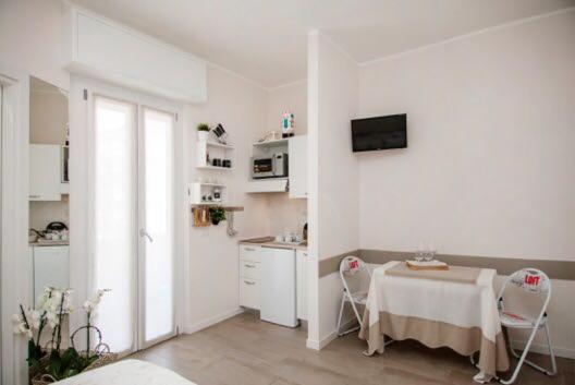 Kuchyň nebo kuchyňský kout v ubytování Cristel Apartment - 15 min da Milano