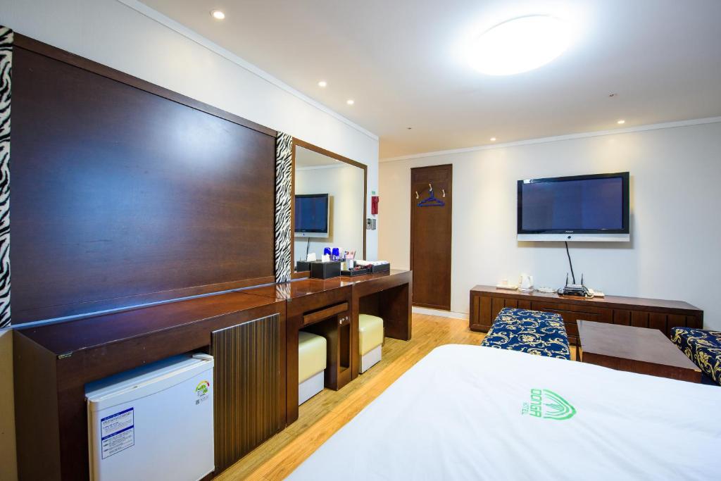 Gangneung Donga Hotel - 