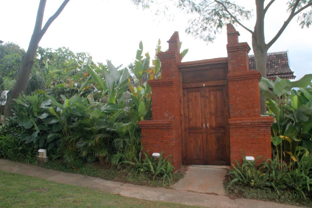Gallery image of Joglo Exotico in Batu