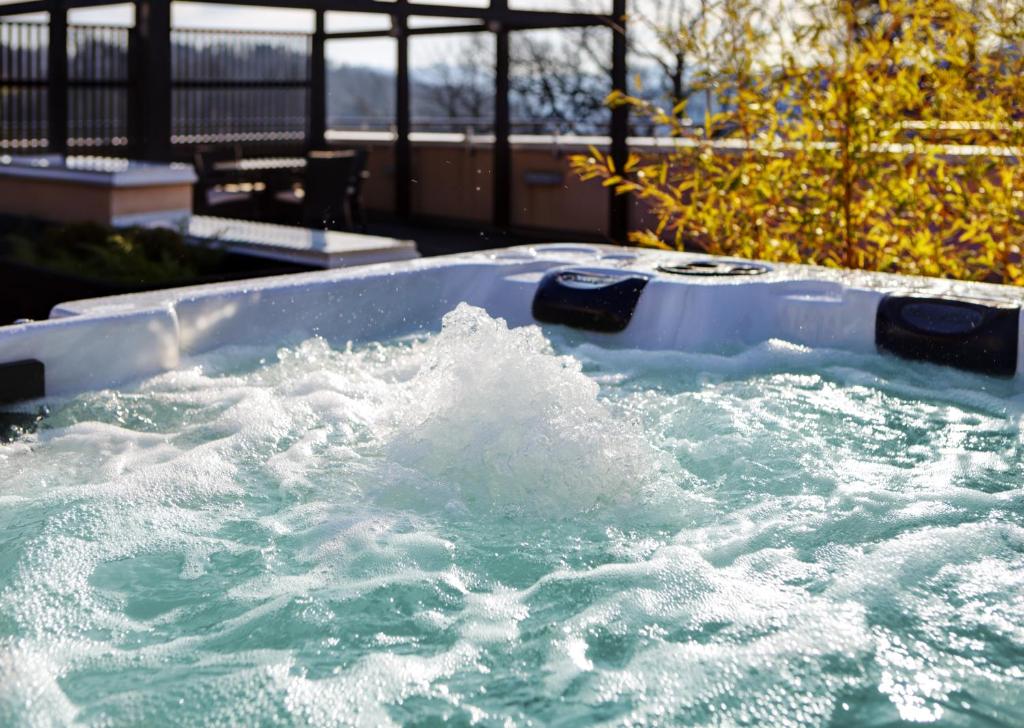 Bazén v ubytování Hotel Aleksander Medical & SPA nebo v jeho okolí