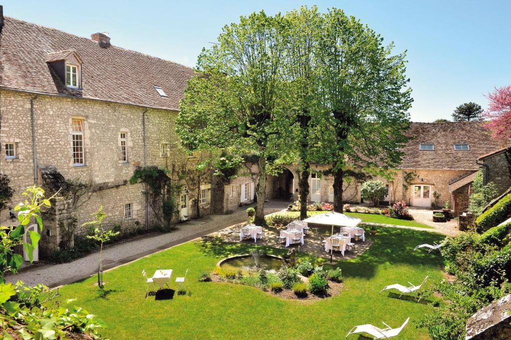 Zahrada ubytování Logis Hôtel Le Relais Louis XI