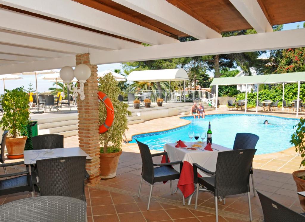Bazén v ubytování Hotel Nerja Club by Dorobe nebo v jeho okolí