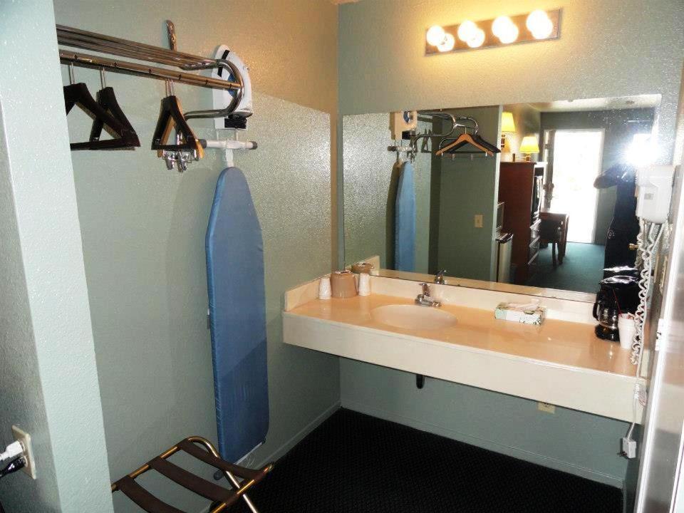 Koupelna v ubytování Applegate Inn
