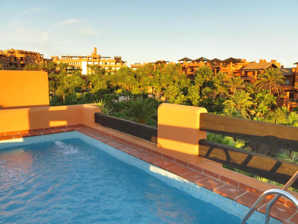 Bazén v ubytovaní Aparthotel Novo Resort alebo v jeho blízkosti