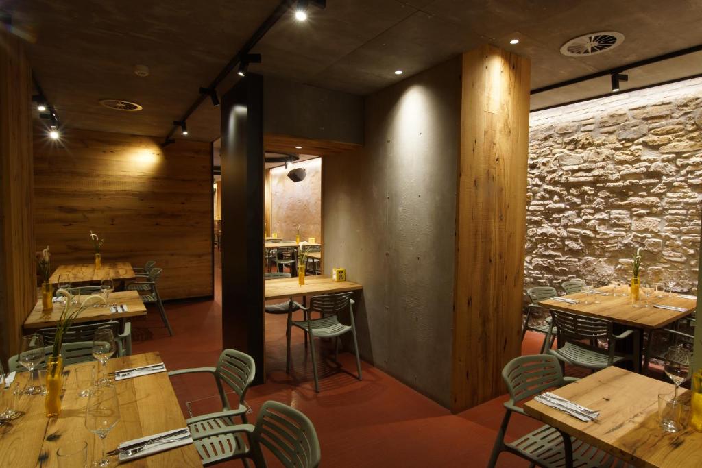 Restaurace v ubytování Bearan Bar & Rooms