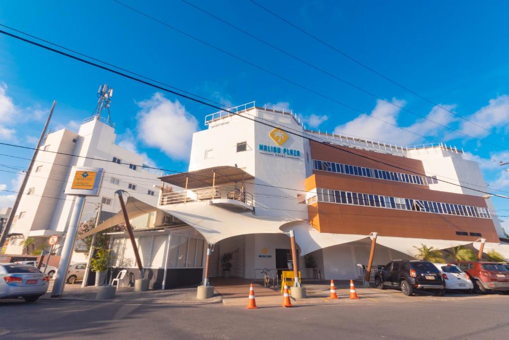  Malibu Plaza Hotel