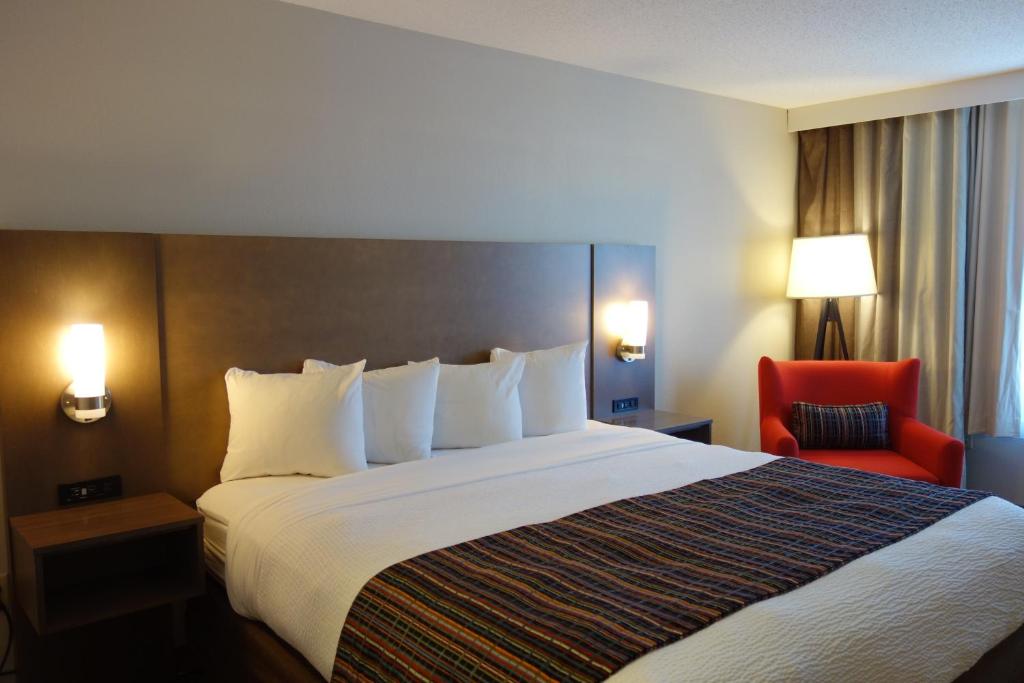 Country Inn & Suites by Radisson, Mason City, IA - Habitación King