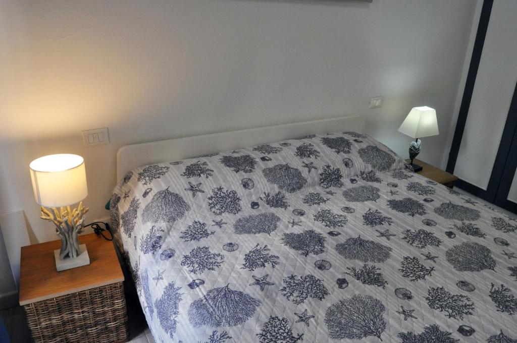 A bed or beds in a room at Nibea Suite