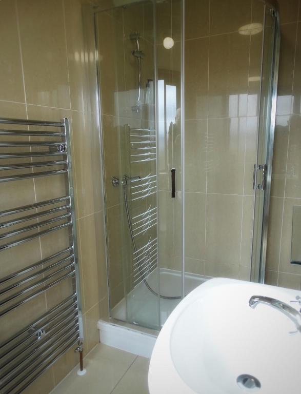 A bathroom at Kilchoan Hotel