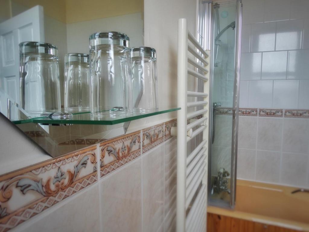 A bathroom at Kilchoan Hotel