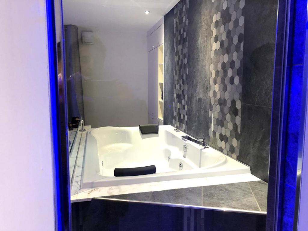 Assisi Luxury SPA Suite - 2