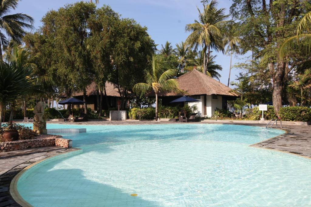 Bazén v ubytování Merumatta Senggigi Lombok nebo v jeho okolí
