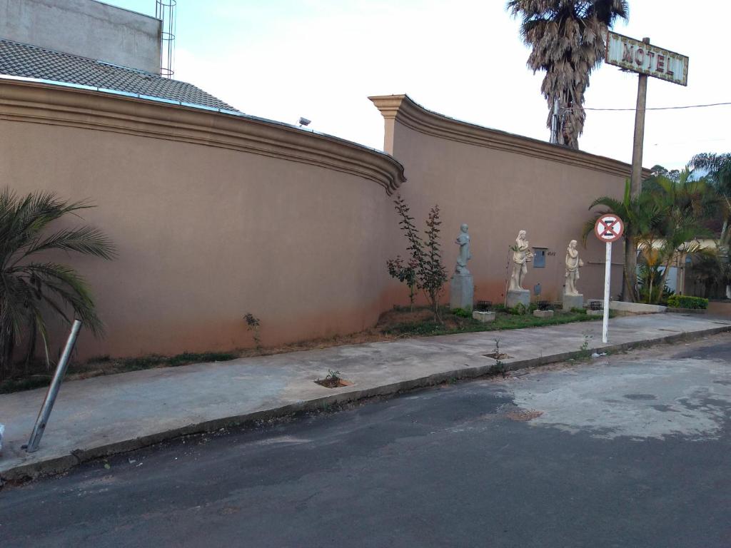  Heru's Motel