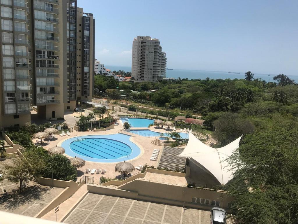 Vista sulla piscina di Apartamento Santa Marta o su una piscina nei dintorni