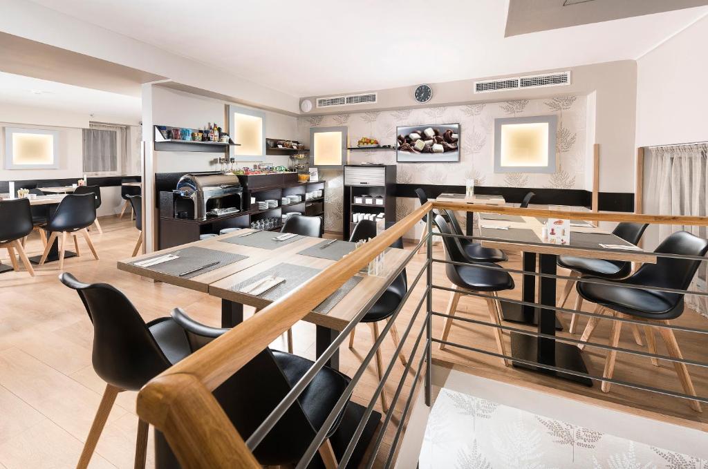 Opera Garden Hotel & Apartments - Resim 37