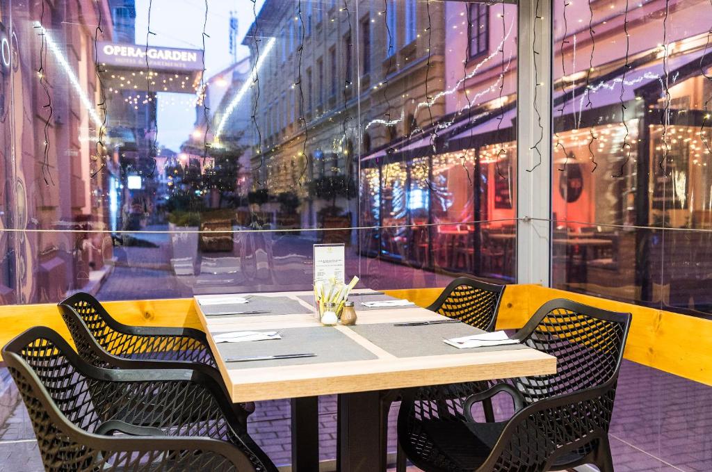 Opera Garden Hotel & Apartments - Resim 36