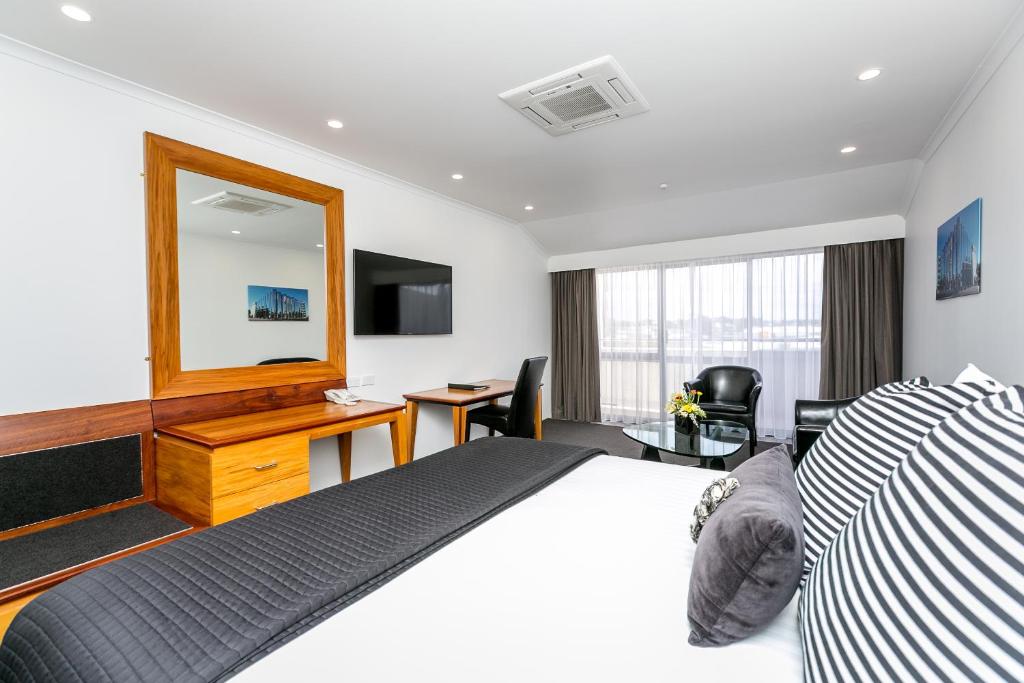 Plymouth International - Resim 24