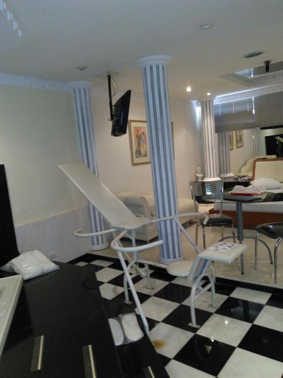  Heru's Motel